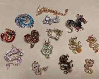 MMS086 Fourteen Year Of The Dragon Costume Jewelry Brooches 
