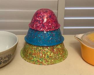 MMS095 Vintage Pyrex & Melamine Confetti Mixing Bowls 