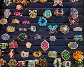 Fun costume jewelry rings. Many more available. 