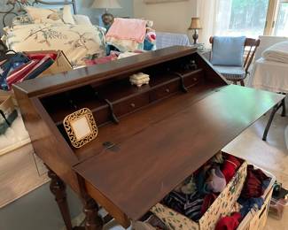 very nice ladies desk