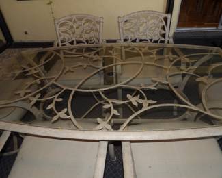 Hampton Bay Outdoor table with 6 chairs 