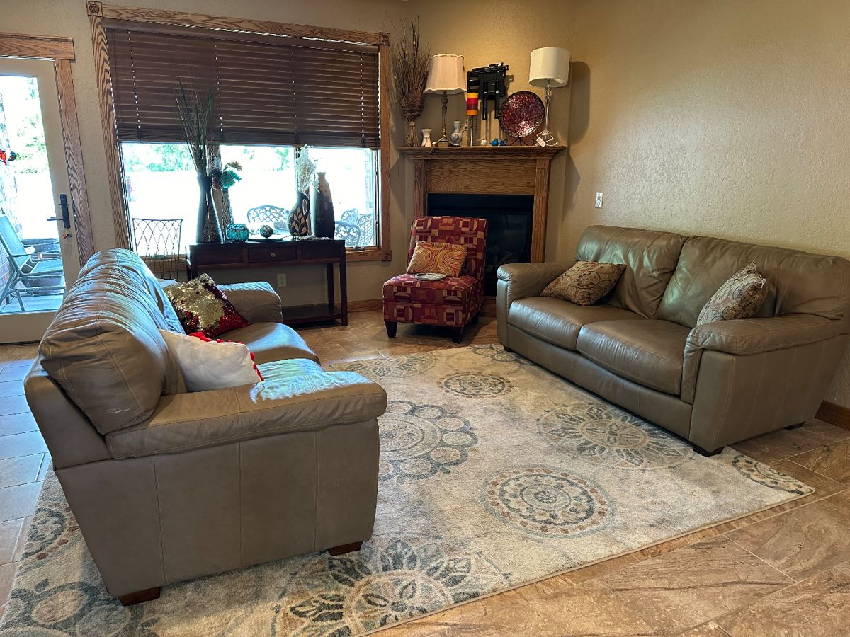 Legacy Estate Sales Cutco Knives, Ceramic... starts on 4/25/2024