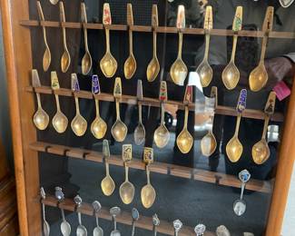 Spoon display and spoons. Mors Dag spoons, travel spoons