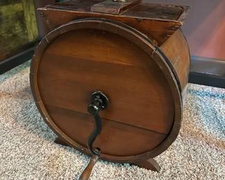 F86 - $125 Table Top Churn. 