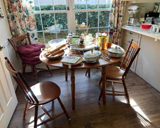 Breakfast Room table and chairs - modified Amish in design