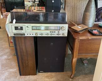 Full stereo system with speaker - 1970's