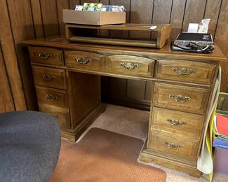 Wood Desk in Excellent Condition