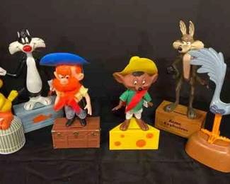  02 1971 Looney Tunes Banks, Rubber and Plastic Bases