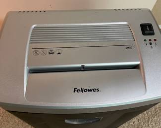 Fellowes 8 Page Paper Shredder - DM8C