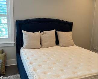 Rooms to go Loden Navy 3 pc King upholstered Bed 