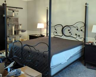 Metal Four Poster King Bed Frame, 87" X 78" X 88", This Does Not Include Box Spring, Mattress, Or Sleep Number Frame