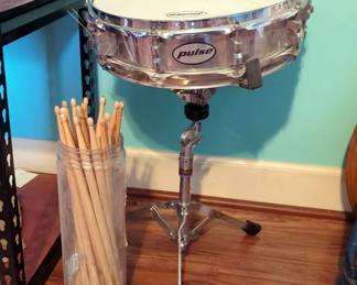 Pulse Snare Drum On Adjustable Stand, 24" H, With 17 Drum Sticks