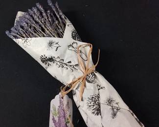 FRESH DRIED LAVENDER WITH TISSUE