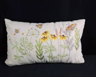 EMBROIDERED WILDFLOWER PILLOW 