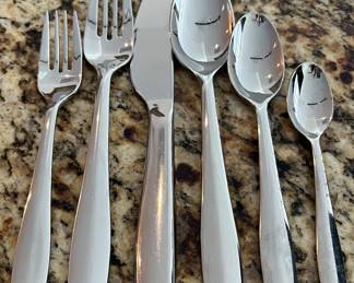 Flatware Set 5-pc Place Setting x 16 + 11 Small Spoons