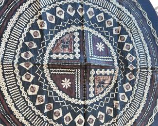 Tapa Plant Painted Round looks like paper