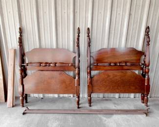 PAIR OF VINTAGE TWIN FOUR POSTER BEDFRAMES - SOLID CARVED WOOD HEADBOARDS & FOOTBOARDS