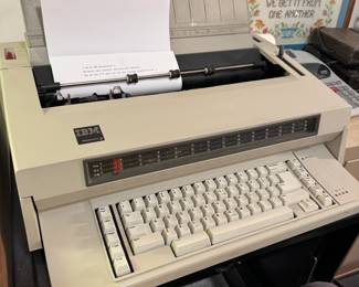 IBM Wheelwriter 3 typewriter, motor runs quietly, keys move smoothly