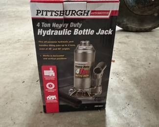 Pittsburgh hydraulic bottle jack, appears unused 