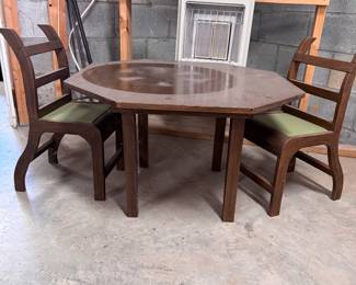 Child-size table and 2 chairs, good condition, 19"H x 29"W