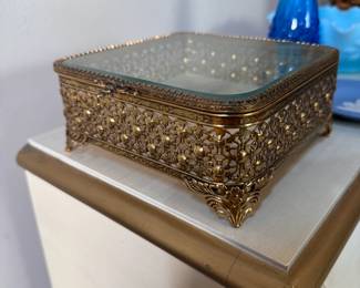 Filigree jewel box with glass lid 6"W
