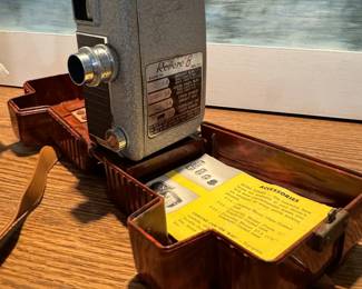 Revere 8 B-61 camera with bakelite case 