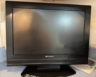 Emerson LCD TV/DVD player combination with controller 19" (2009)
