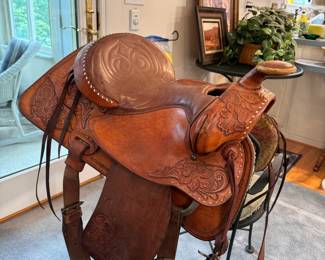 Hereford Brand Tex Tan Yoakum hand-tooled western saddle, button to edge is 20" (seat size approx. 16")