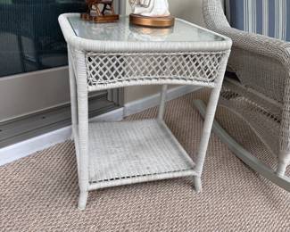 Woven vinyl patio side table 23"H x 21"W