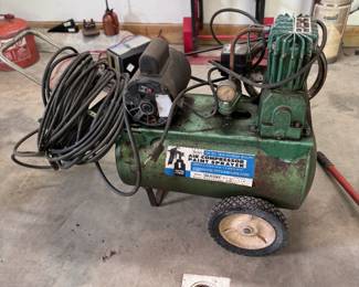 Vintage Sears air compressor paint sprayer, motor does run when plugged in but belt does not move, tank not tested, good for parts or restoration 34"L 
