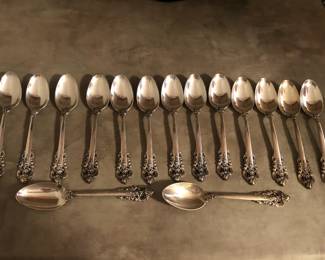 16 GRAND BAROQUE TABLESPOONS STERLING SILVER