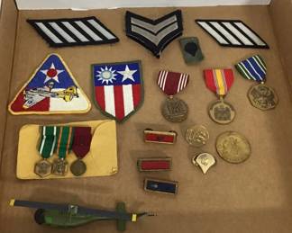 U.S. Military Medal Pin & Patch Lot