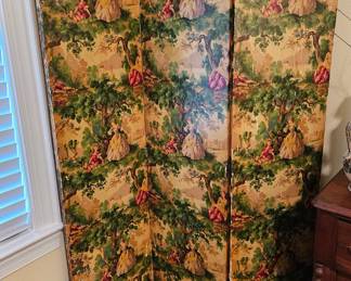 Toile Screen , chippy, chic and delightful