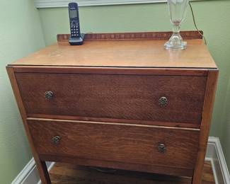 Small Oak 2 Drawer Chest