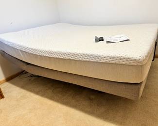 Like New Sleep Number C4 Smart Bed on a FlexFit Base with both Head & Foot Adjustability 