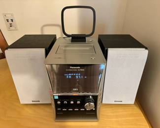 Panasonic CD Stereo System in excellent working condition.