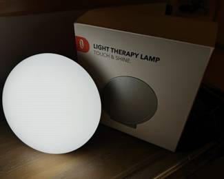 Like New Taotronics Light Therapy Lamp