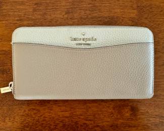 Kate Spade zippy wallet in Like New condition