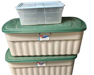 Rubbermaid RoughNeck Totes with Lids
