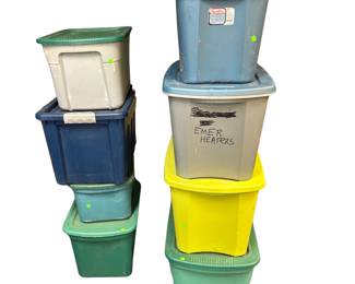 8 Sterilite Totes with Lids