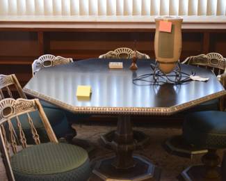 Unusual Table with 6 Chairs