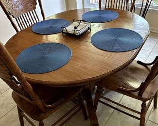 solid oak kitchen table with 4 chairs $249