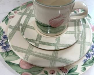 Set of Pfaltzgraff Garde Party everyday china set