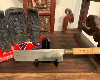 Black traveling alter