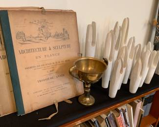 Art guides, collection guides, multiple art books, antique vintage books. 