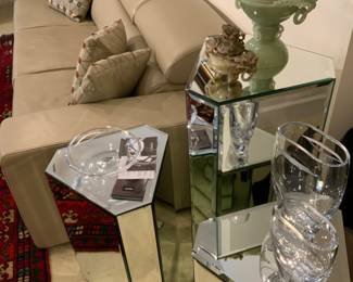 Mirrored pedestals