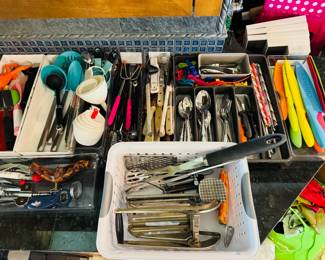 Cutlery & kitchen utensils