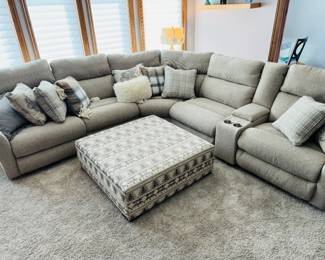 Reclining Sectional Sofa with cup holders