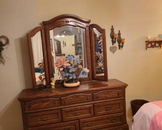 Nice long Dresser...lots of storage
Mirror can be removed...
