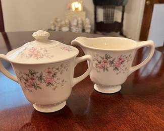 Homer Laughlin cream & sugar